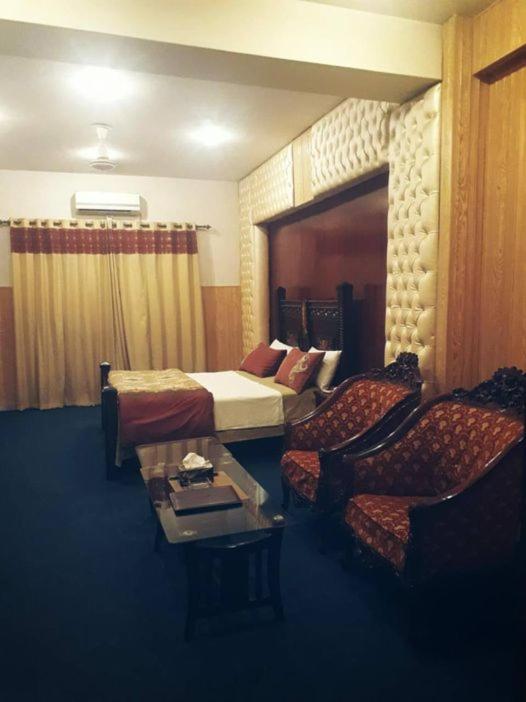Divine Hotel ラーワルピンディー エクステリア 写真
