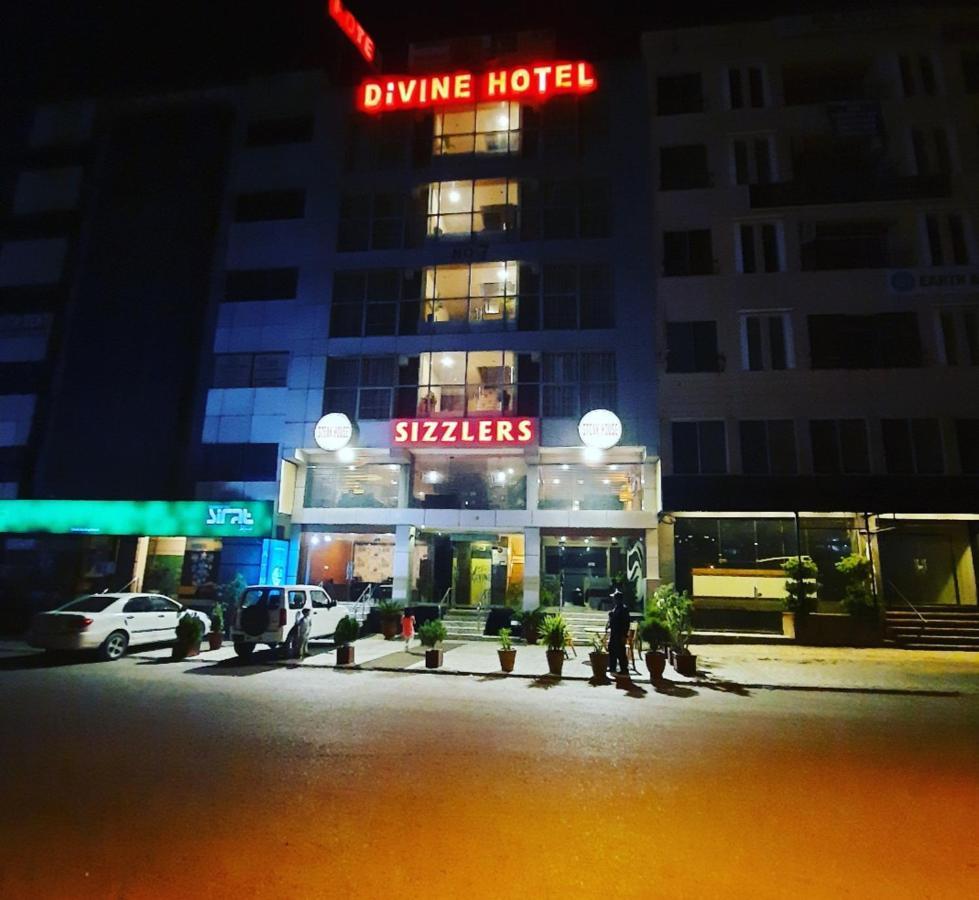 Divine Hotel ラーワルピンディー エクステリア 写真